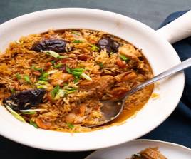 Claypot Chicken Fried Rice / சிக்கன் கிலேபோட் பிரைட் ரைஸ் 