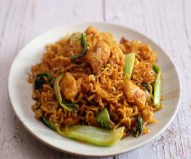 Maggi Goreng Ayam / மேகி கோரேங் அயாம் 