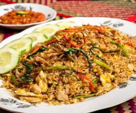 Nasi Goreng Ayam Kampung / நாசி கோரெங் அயம் கம்போங்
